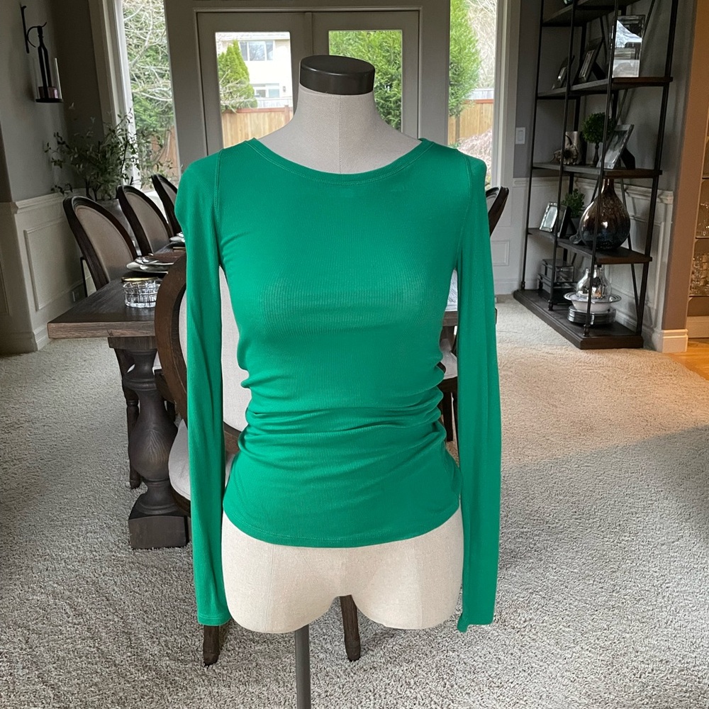 BCBGMaxAzria Green Fitted Ribbed long sleeve Tee